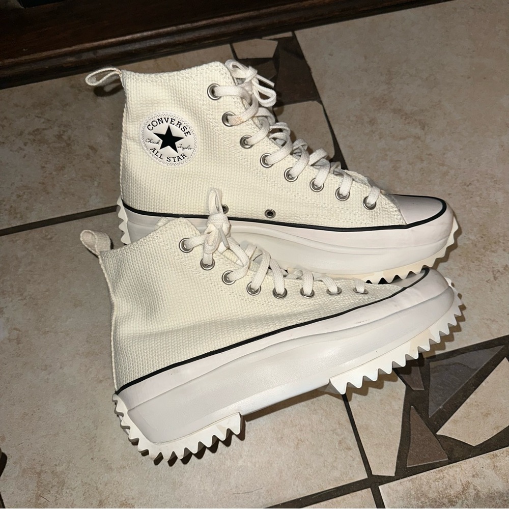 Converse run star hike  dessert sand